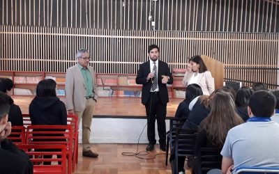 «Lunes 11 de marzo Profesor Samuel Navarro , Decano de la Universidad de Santiago de Chile visita nuestro colegio»