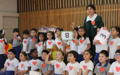 DÍA DE PADRINOS Y AHIJADOS: PreKinder y Terceros Medios